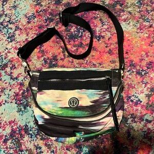 lululemon athletica festival bag pigment wind dragonfly multi Bag
